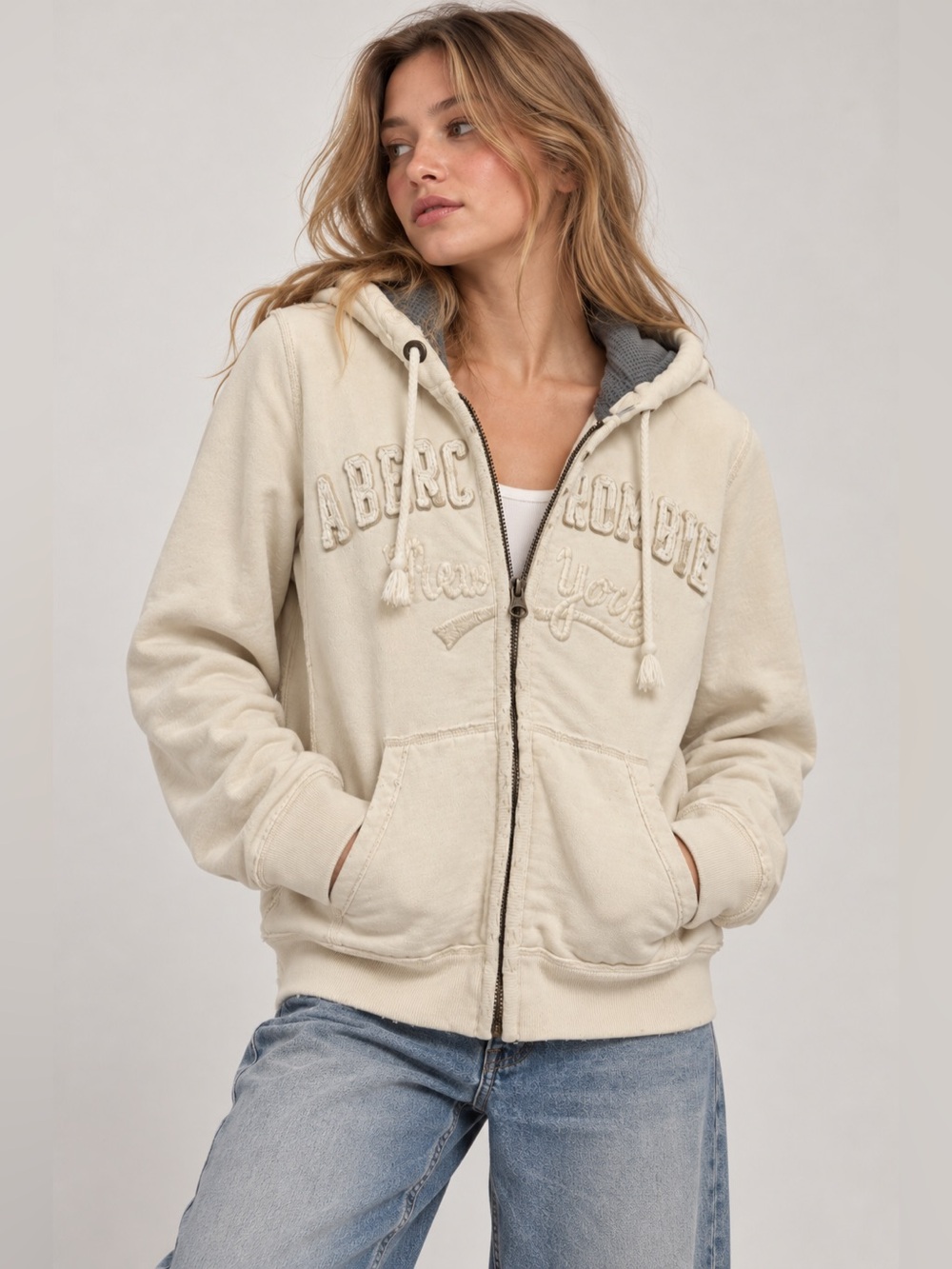 Vintage Abercrombie & Fitch Cream Embroidered Zip-Up Hoodie – Size S